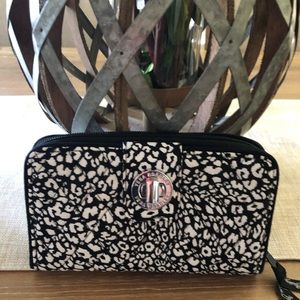 Vera Bradley Camocat Pattern wallet